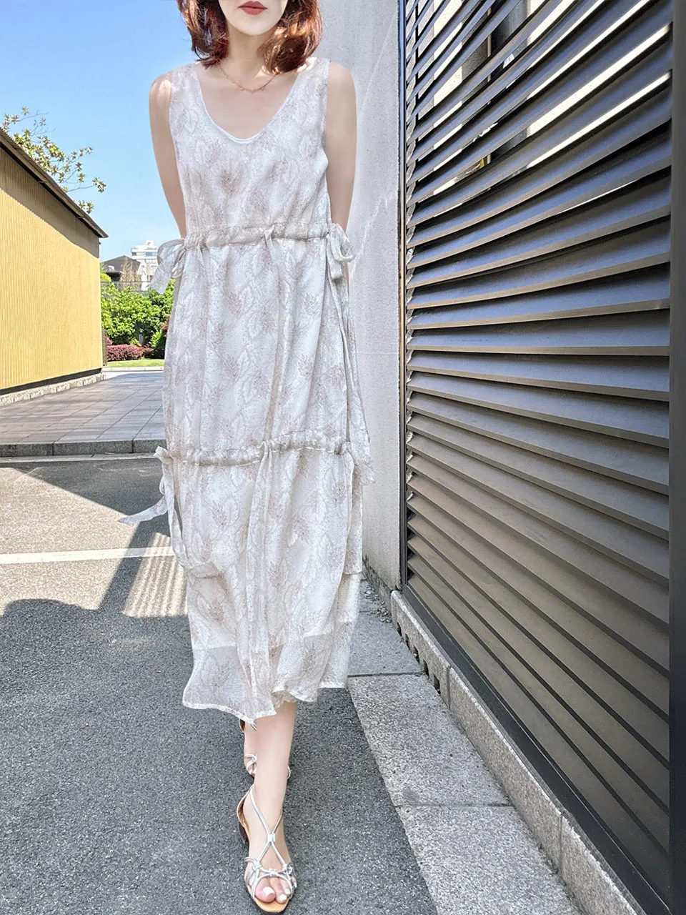Beige Leafs Side Adjusted Tiers Cinched Panel Maxi-Dress