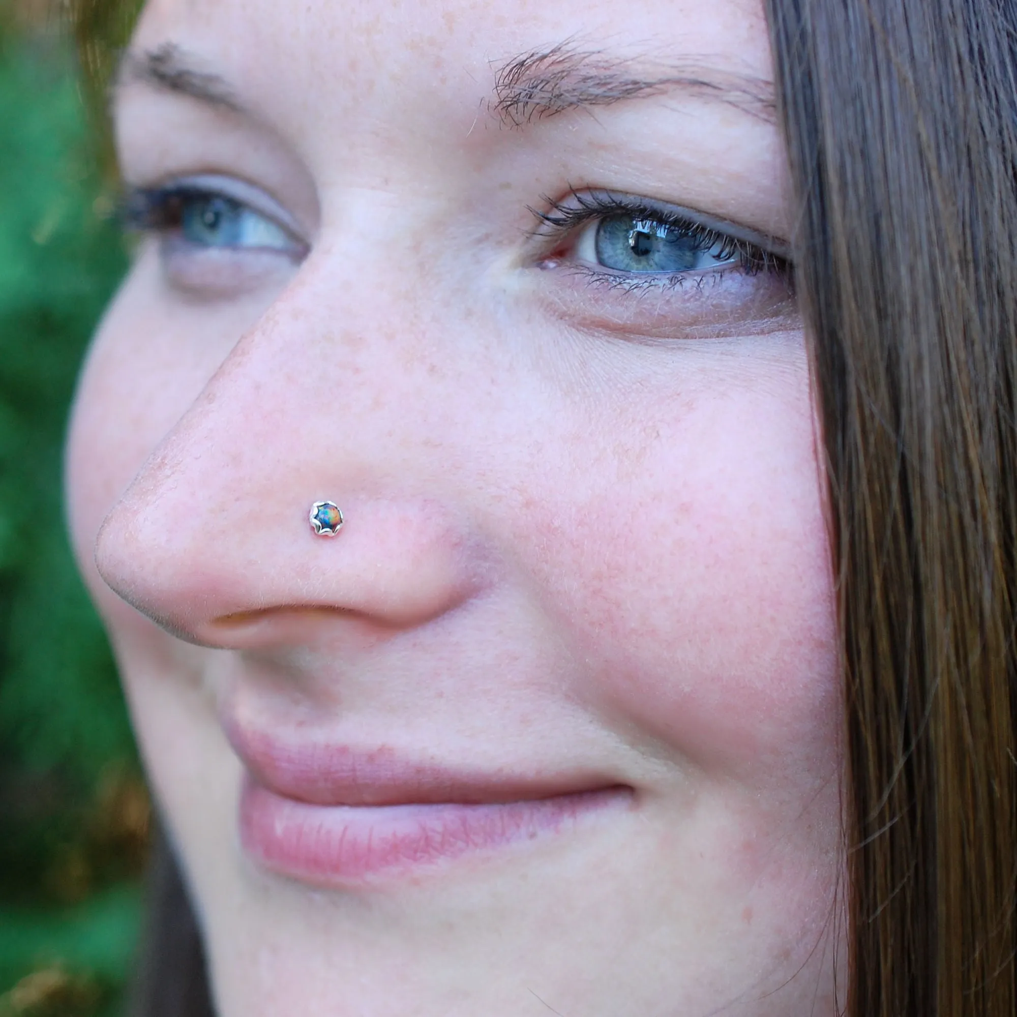 Black Opal and Silver Nose Stud in Filigree
