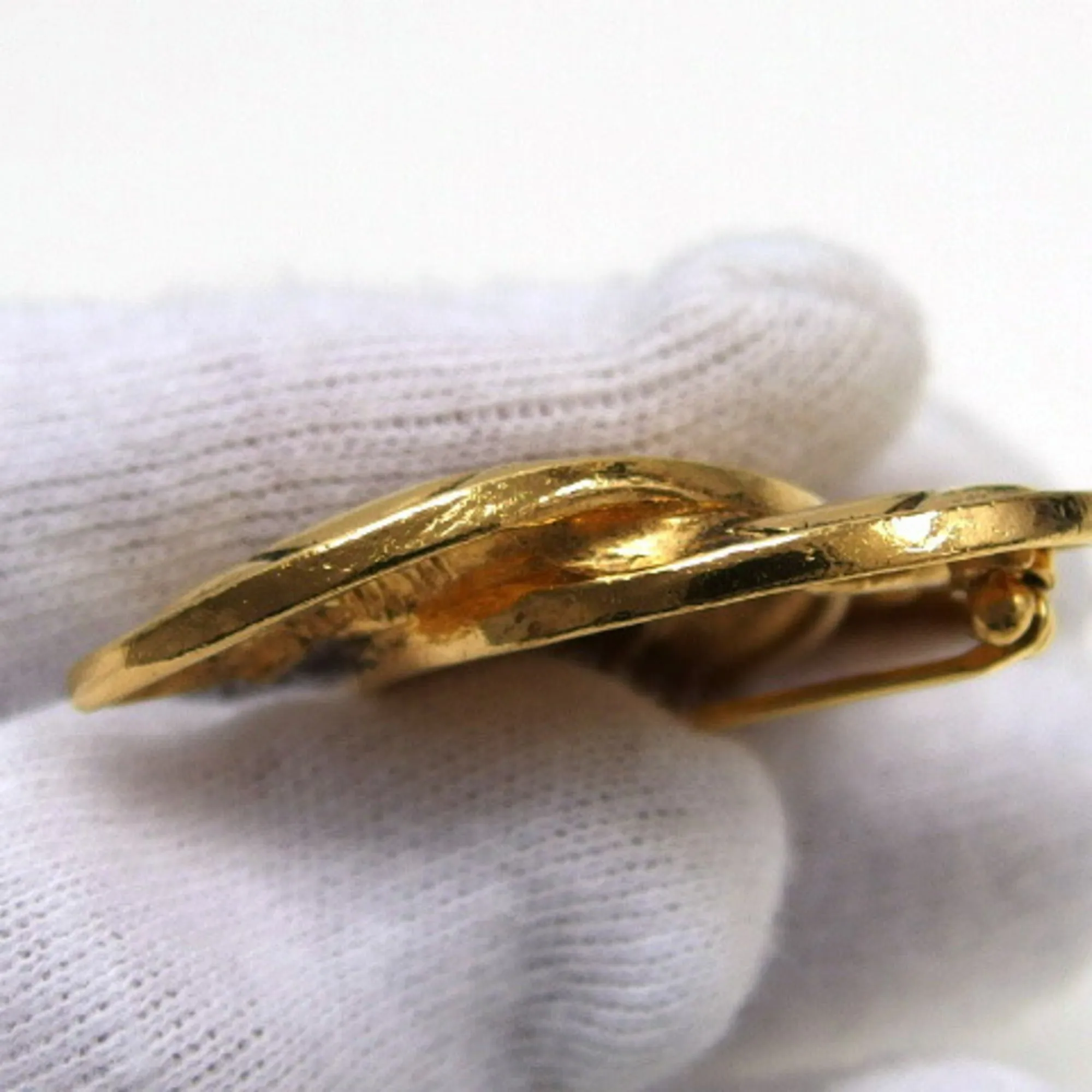 CHANEL Cocomark Matelasse Brooch Gold