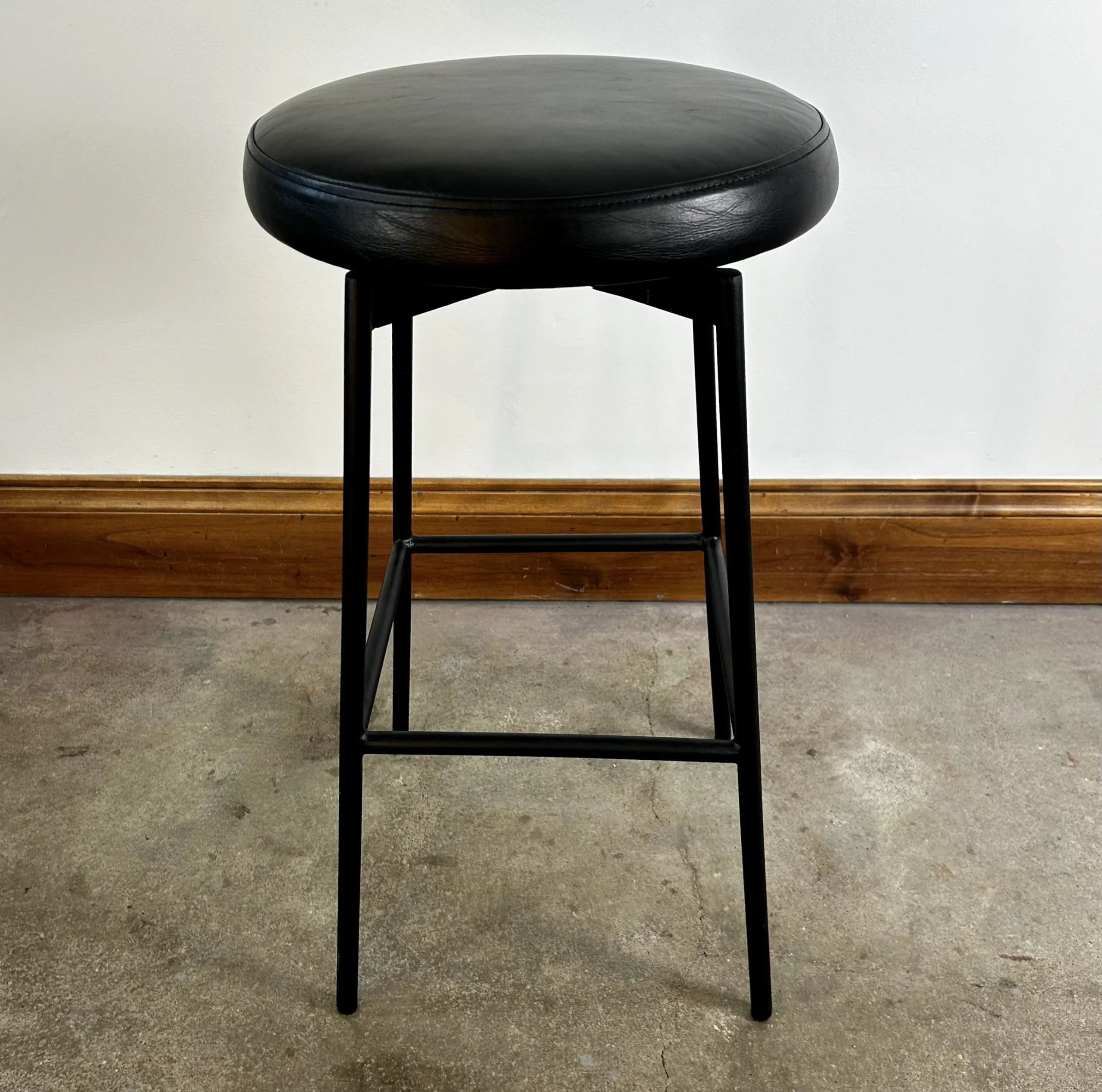 Pottery Barn Bar Stool, Swivel, Black Iron Base, Leather Round Cushion