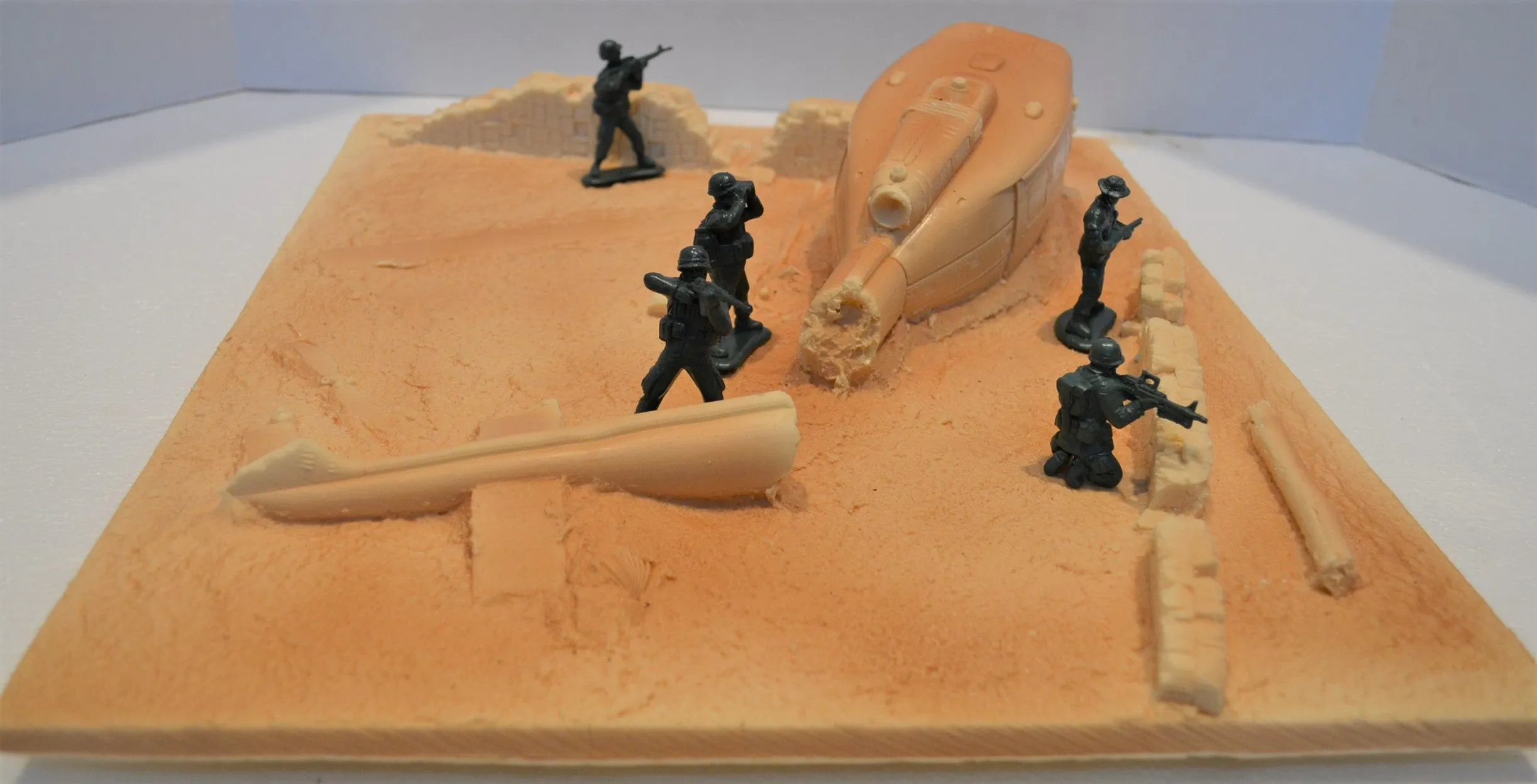 Toy Soldiers of San Diego Unpainted Vietnam Crashed Huey TS213UN