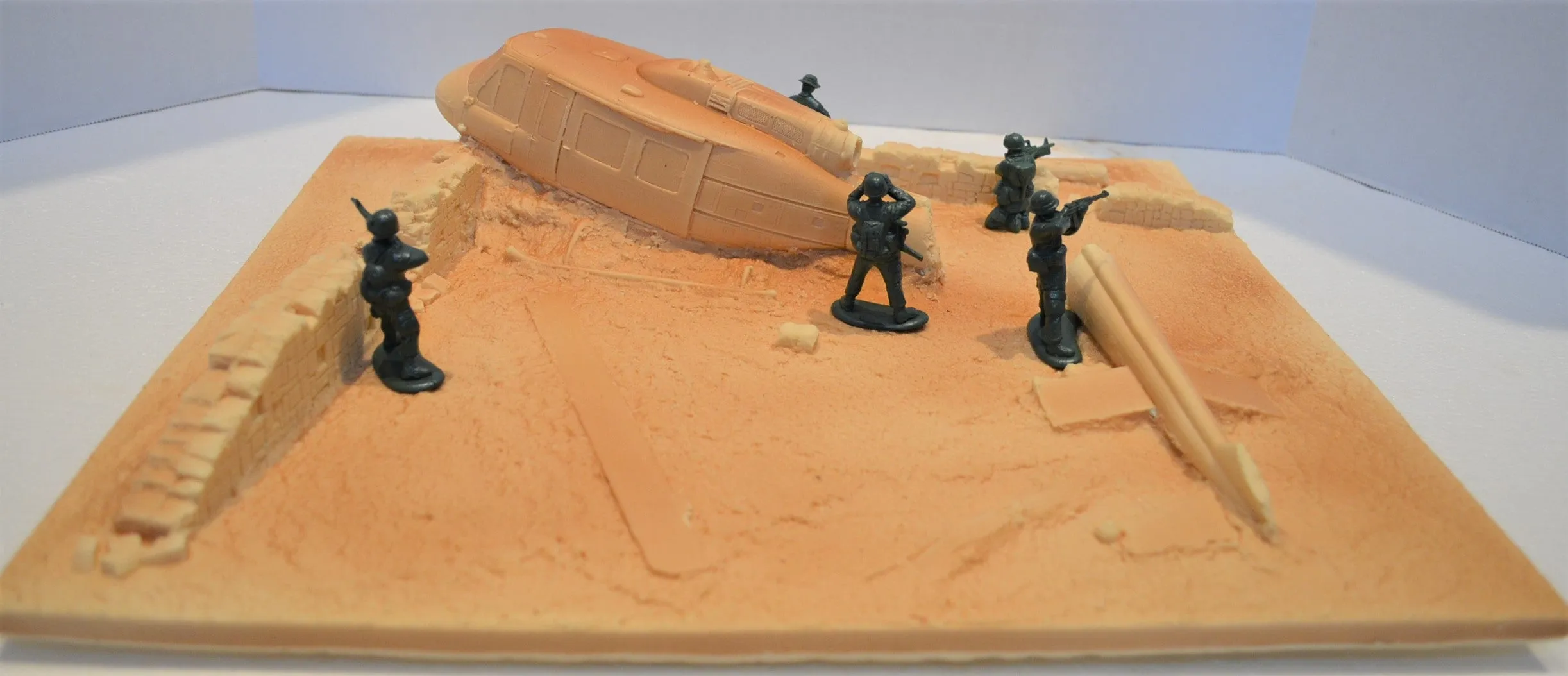 Toy Soldiers of San Diego Unpainted Vietnam Crashed Huey TS213UN